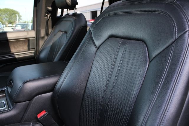 Used 2021 White Ford Limited image 7