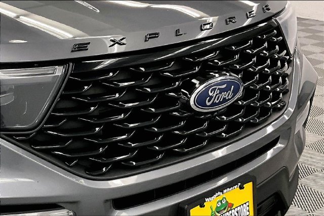 Used 2024 Carbonized Gray Metallic Ford ST-Line image 35