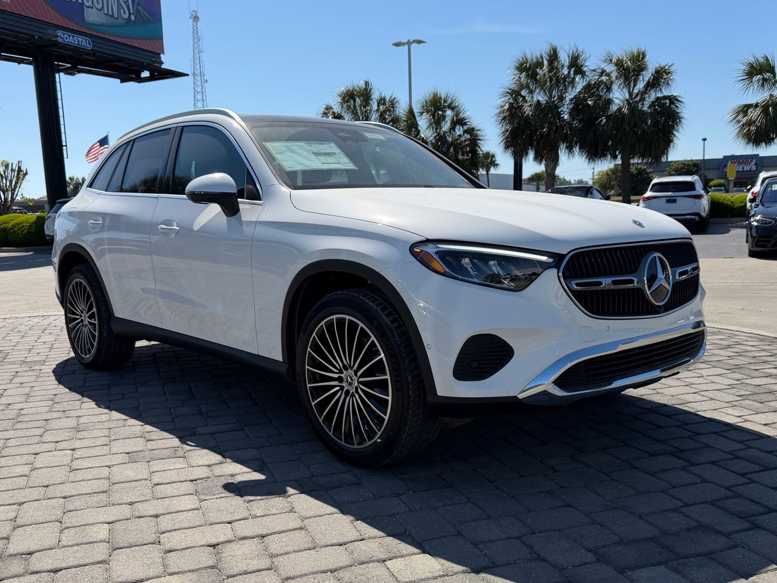 New 2026 Polar White Mercedes-Benz GLC 300 image 32