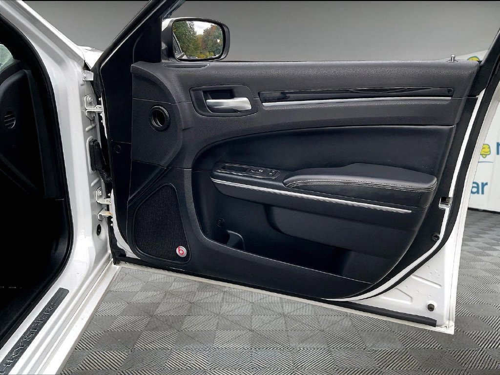 Used 2017 White Chrysler S image 26