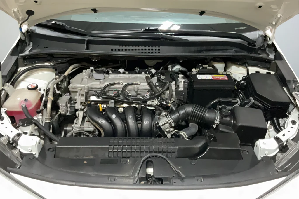 Used 2021 White Toyota LE image 23