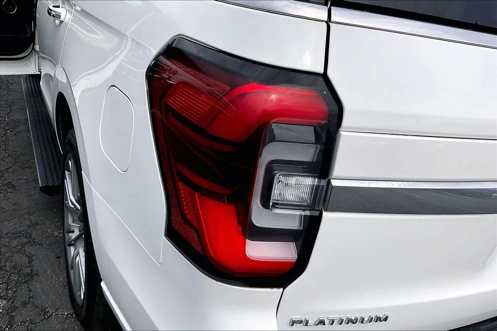 Used 2022 White Ford Platinum image 30