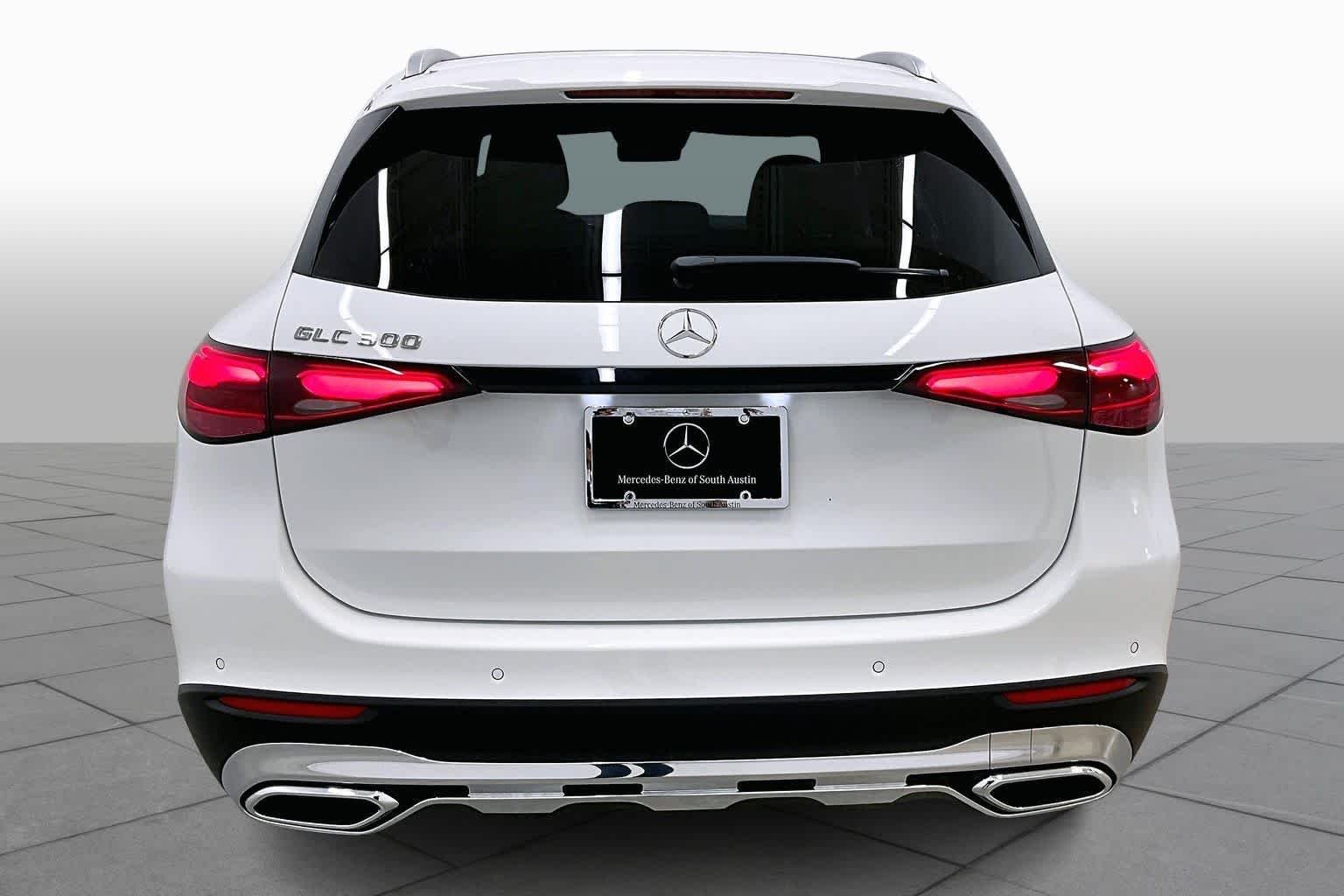 New 2026 Polar White Mercedes-Benz GLC 300 image 4