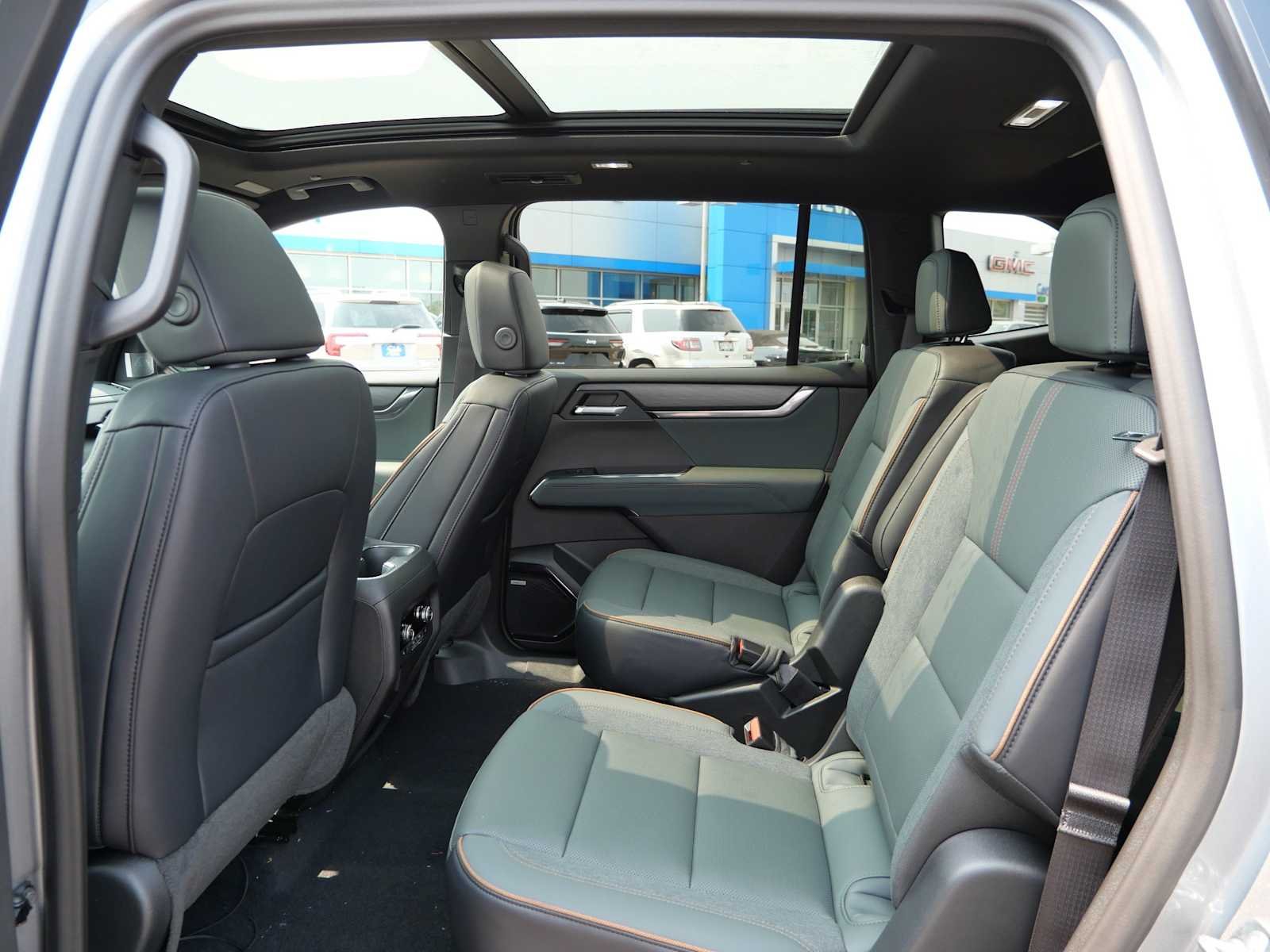 2026 GMC Acadia AT4 - Photo 11