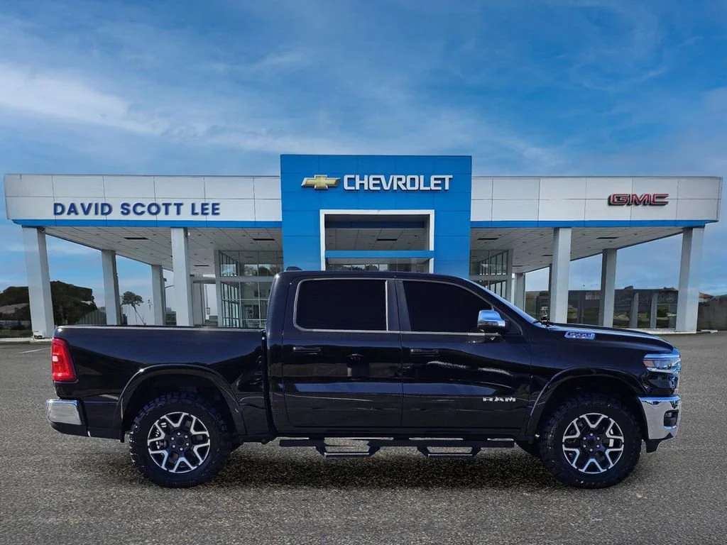Used 2025 Diamond Black Cry Ram Laramie image 7