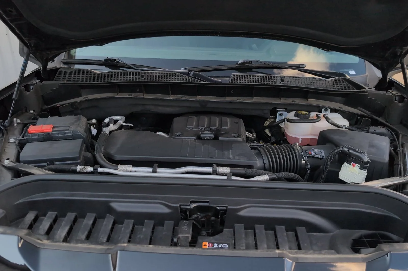 Used 2024 Onyx Black GMC Elevation image 29
