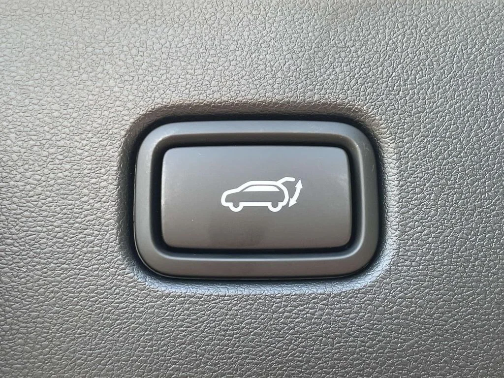 New 2026 White Hyundai SEL image 10