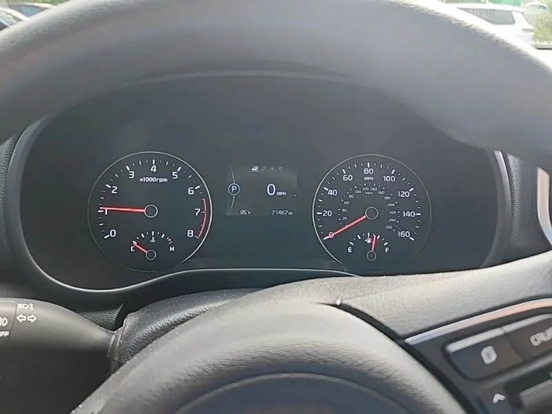 Used 2018 Red Kia LX image 12
