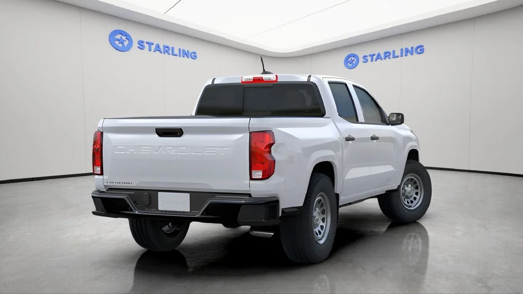 New 2026 Summit White Chevrolet WT image 5