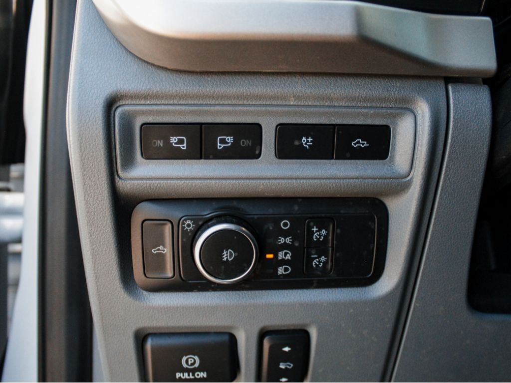 Used 2021 Oxford White Ford XLT image 11