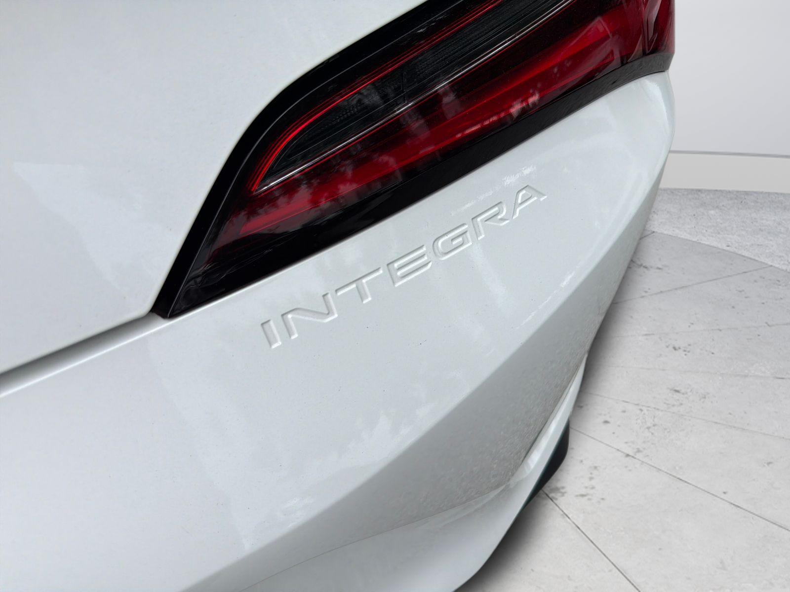 Used 2024 Platinum White Pearl Acura Base image 33