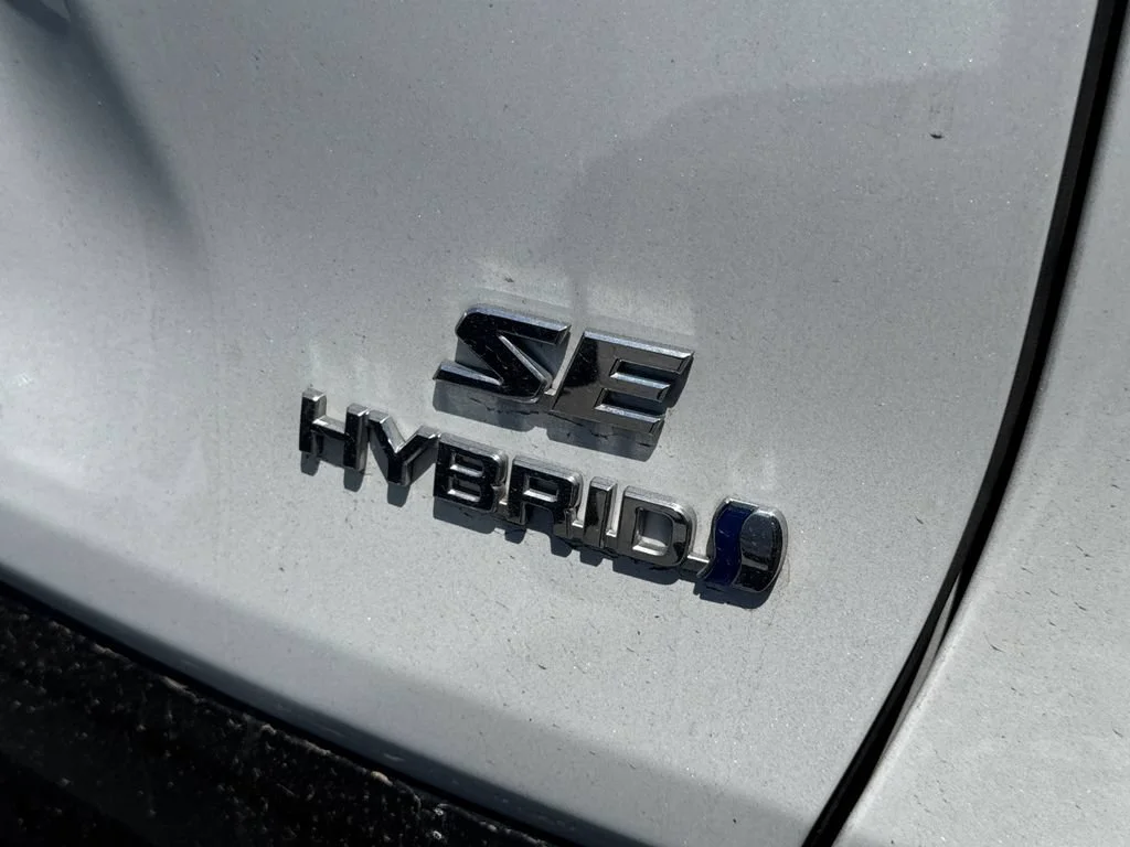 Used 2023  Toyota Hybrid SE image 15