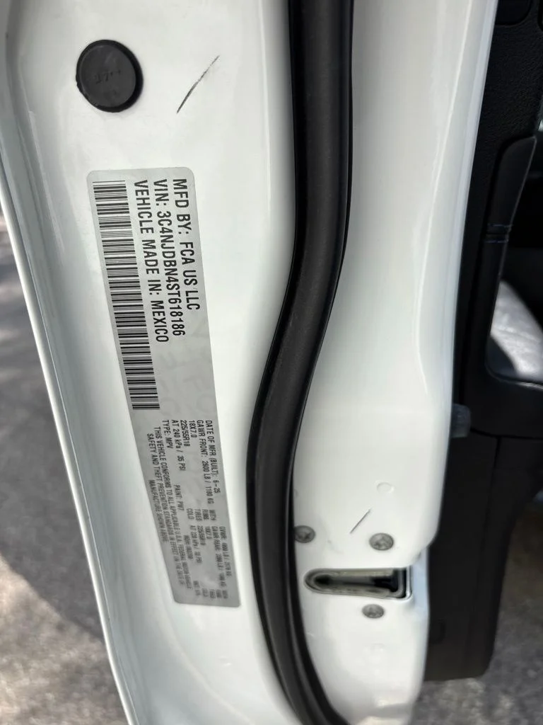 Used 2025 Bright White Clearcoat Jeep Latitude image 38
