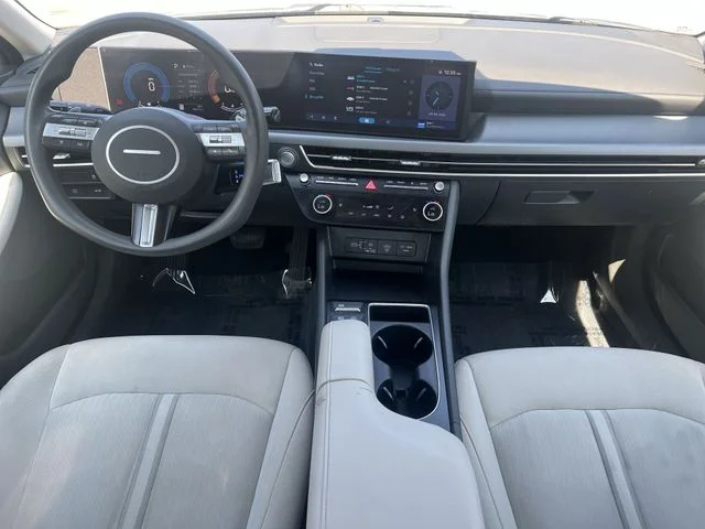 Used 2025 Silver Hyundai SEL image 17