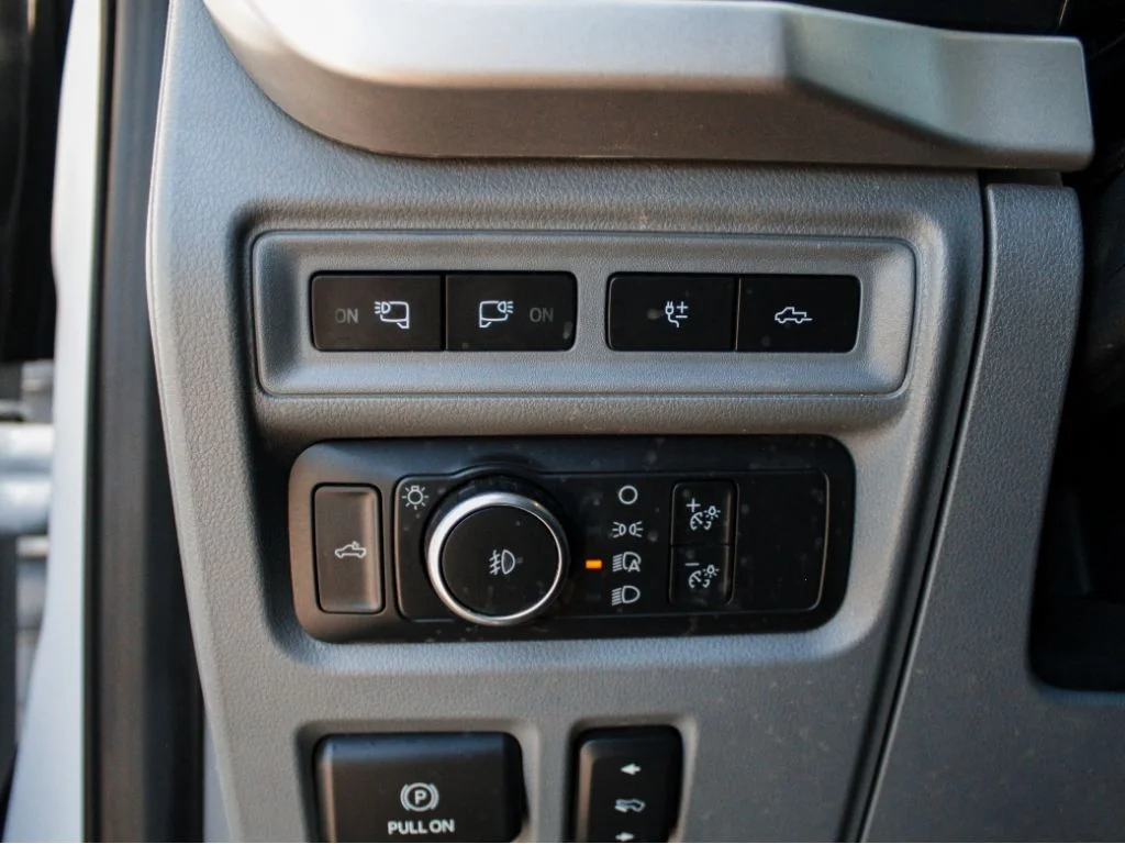 Used 2021 Oxford White Ford XLT image 11