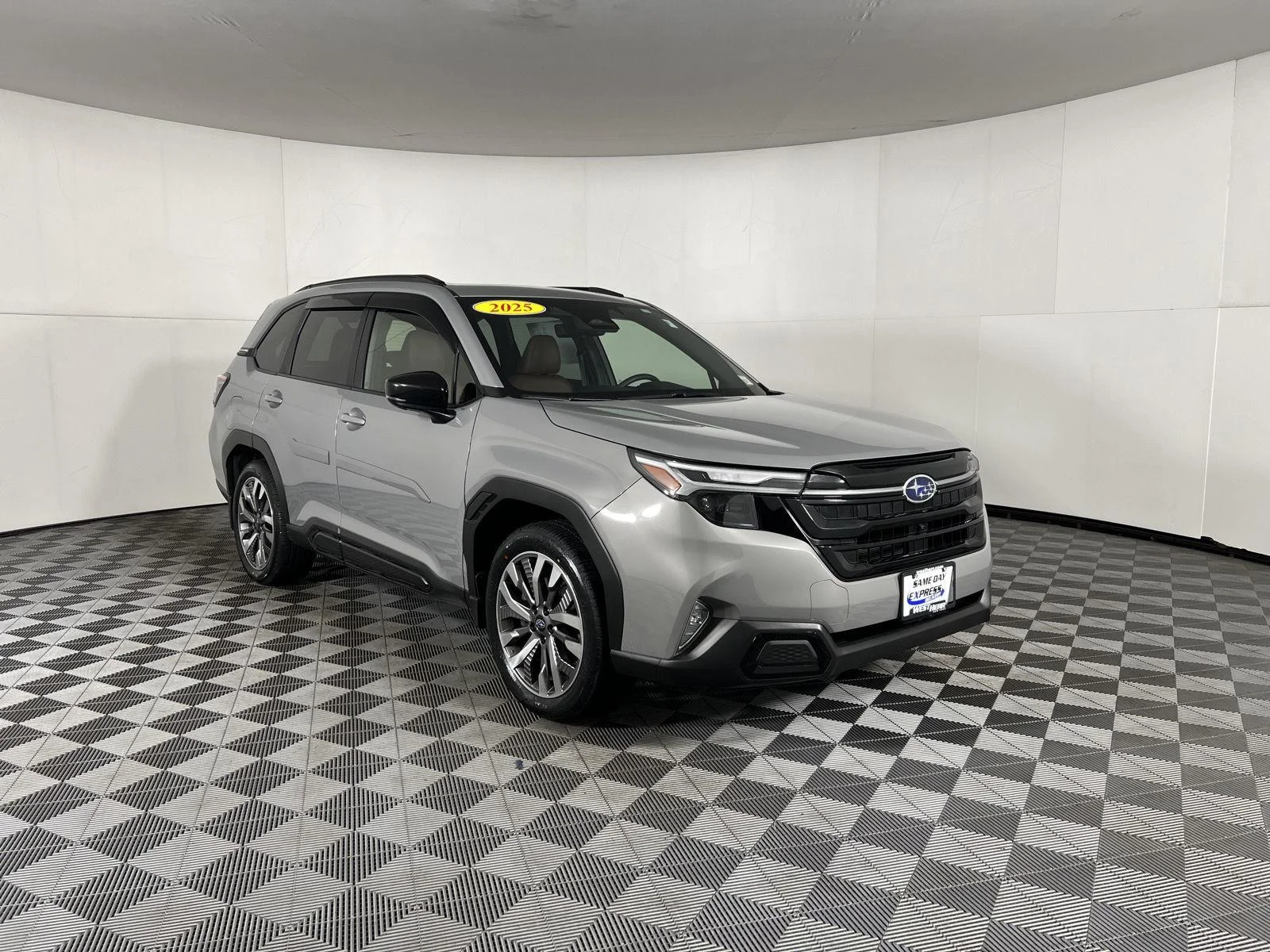 Used 2025 River Rock Pearl Subaru Touring image 13