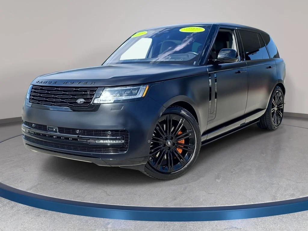 Certified Used 2023 Black Land Rover SE image 1