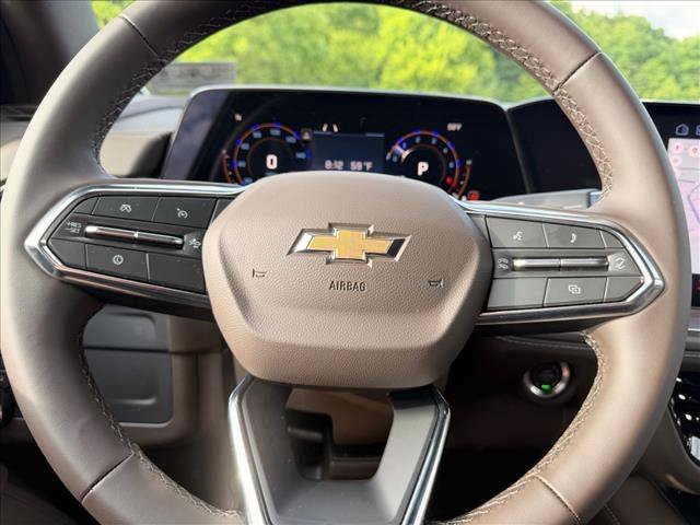 2026 Chevrolet Suburban LS - Photo 8