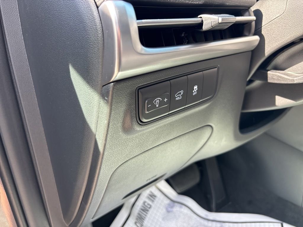 Certified Used 2025 Gray Hyundai SEL Convenience image 16