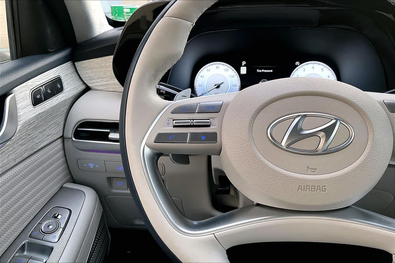 Used 2024 Sierra Burgundy Hyundai Calligraphy image 23