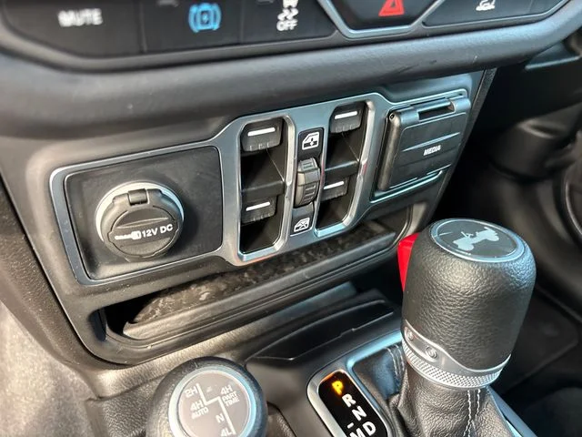 Used 2025 Gray Jeep Sahara 4xe image 23