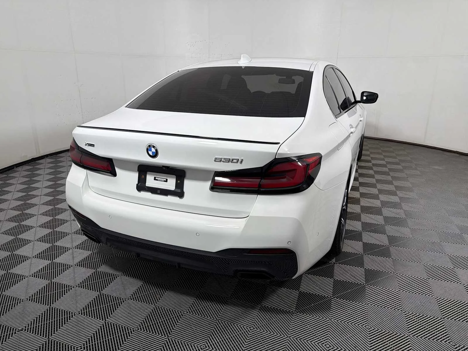 2023 BMW 5 Series 530i - Photo 6