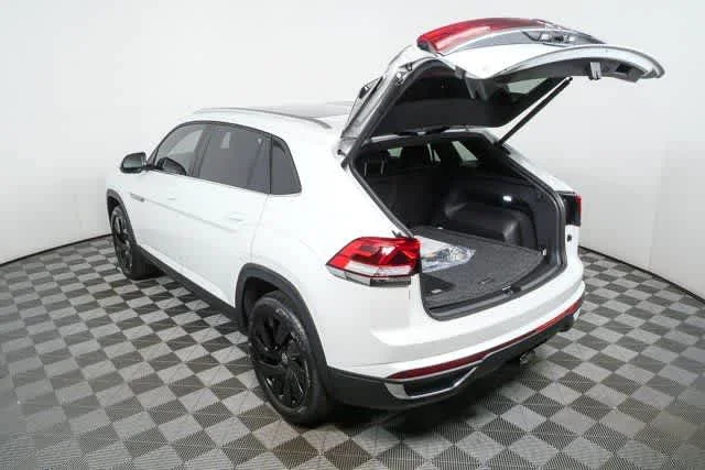 New 2026 Opal White Pearl Volkswagen 2.0T SE w/Technology image 29