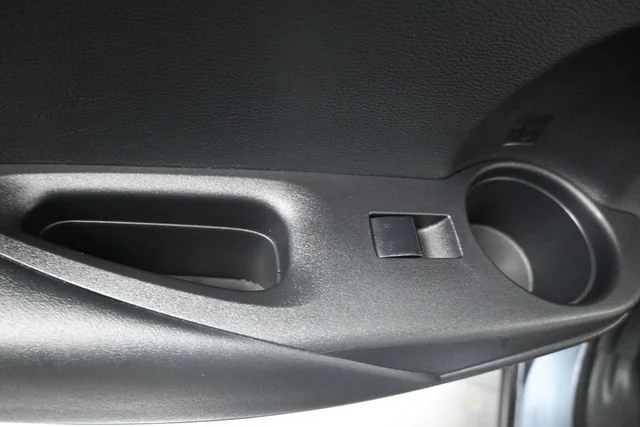 Used 2025 Blue Toyota L image 12