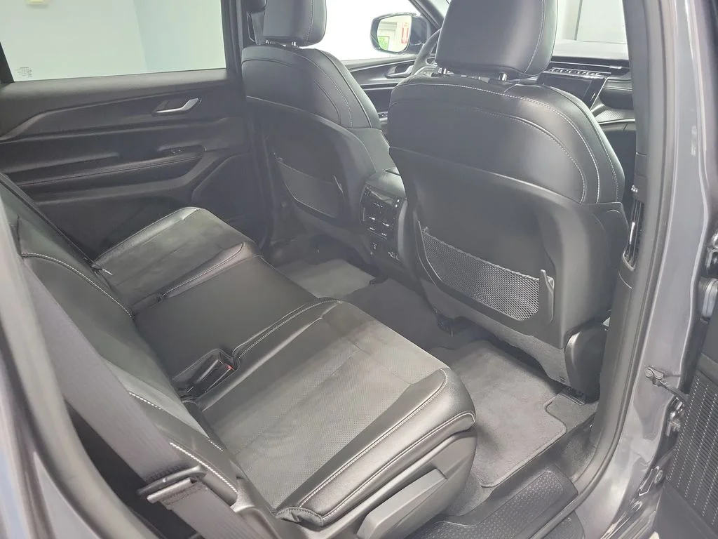 Used 2024 Gray Jeep Altitude X image 21