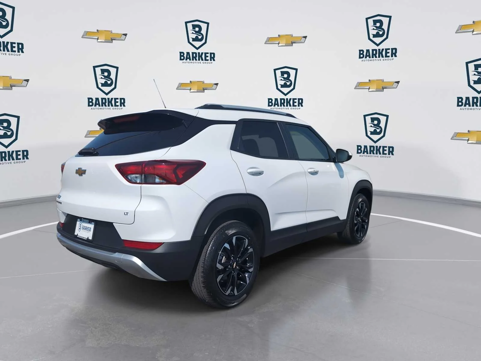 Used 2023 Summit White Chevrolet LT image 8