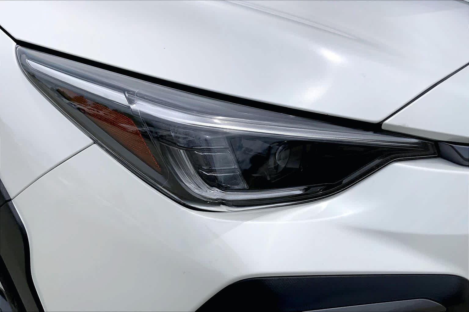 Used 2024 Crystal White Pearl Subaru Limited image 27