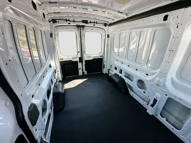 New 2026 Oxford White Ford Base image 16