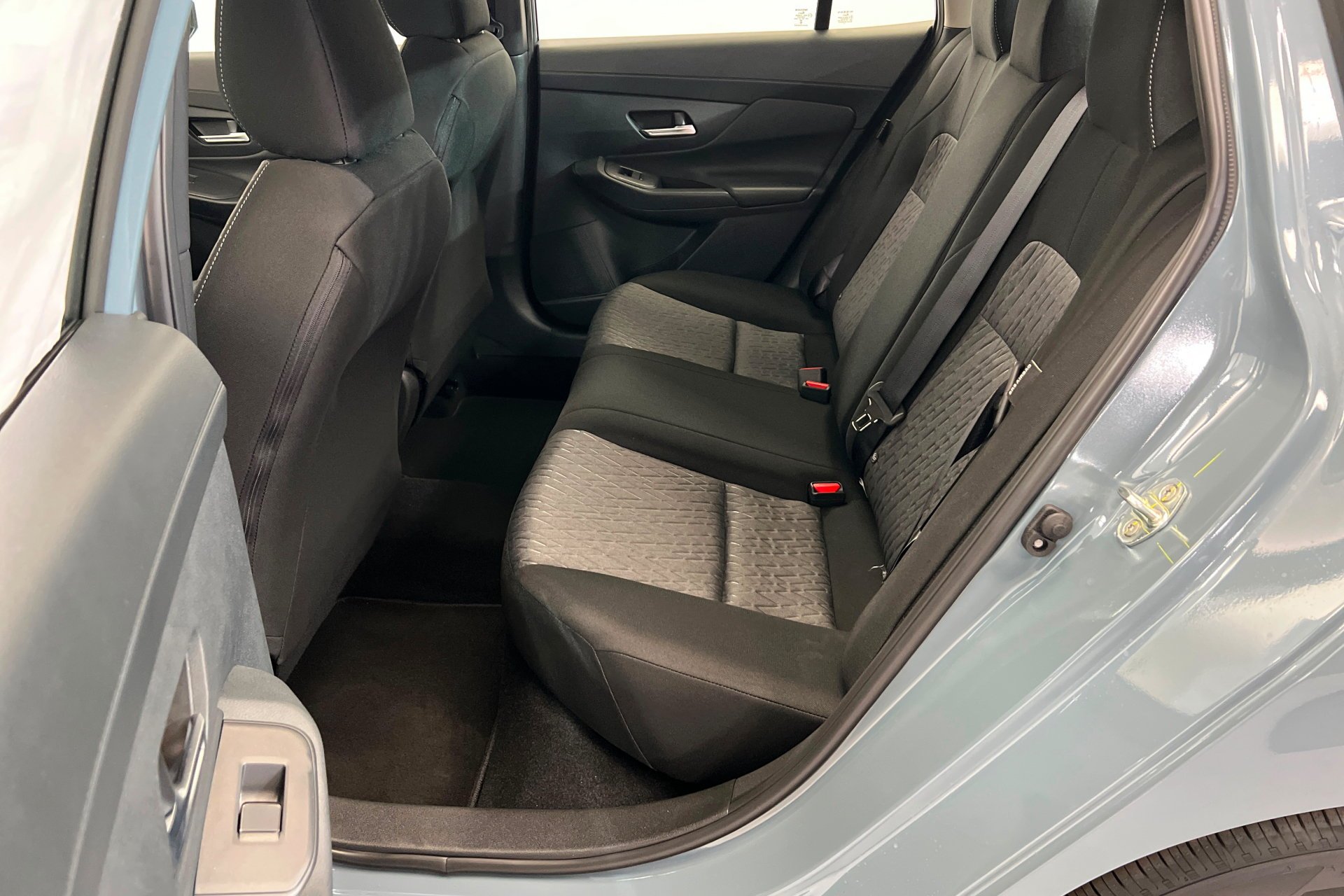 New 2027 Atlantic Gray Metallic Nissan SV image 22
