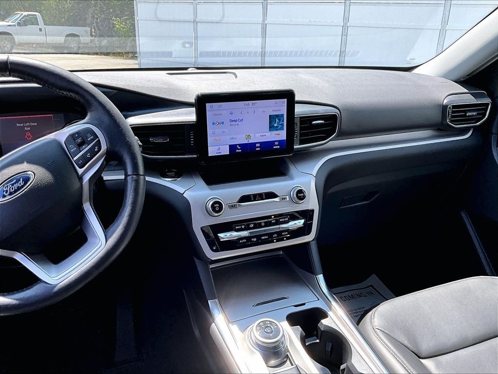Used 2023 Silver Metallic Ford XLT image 19