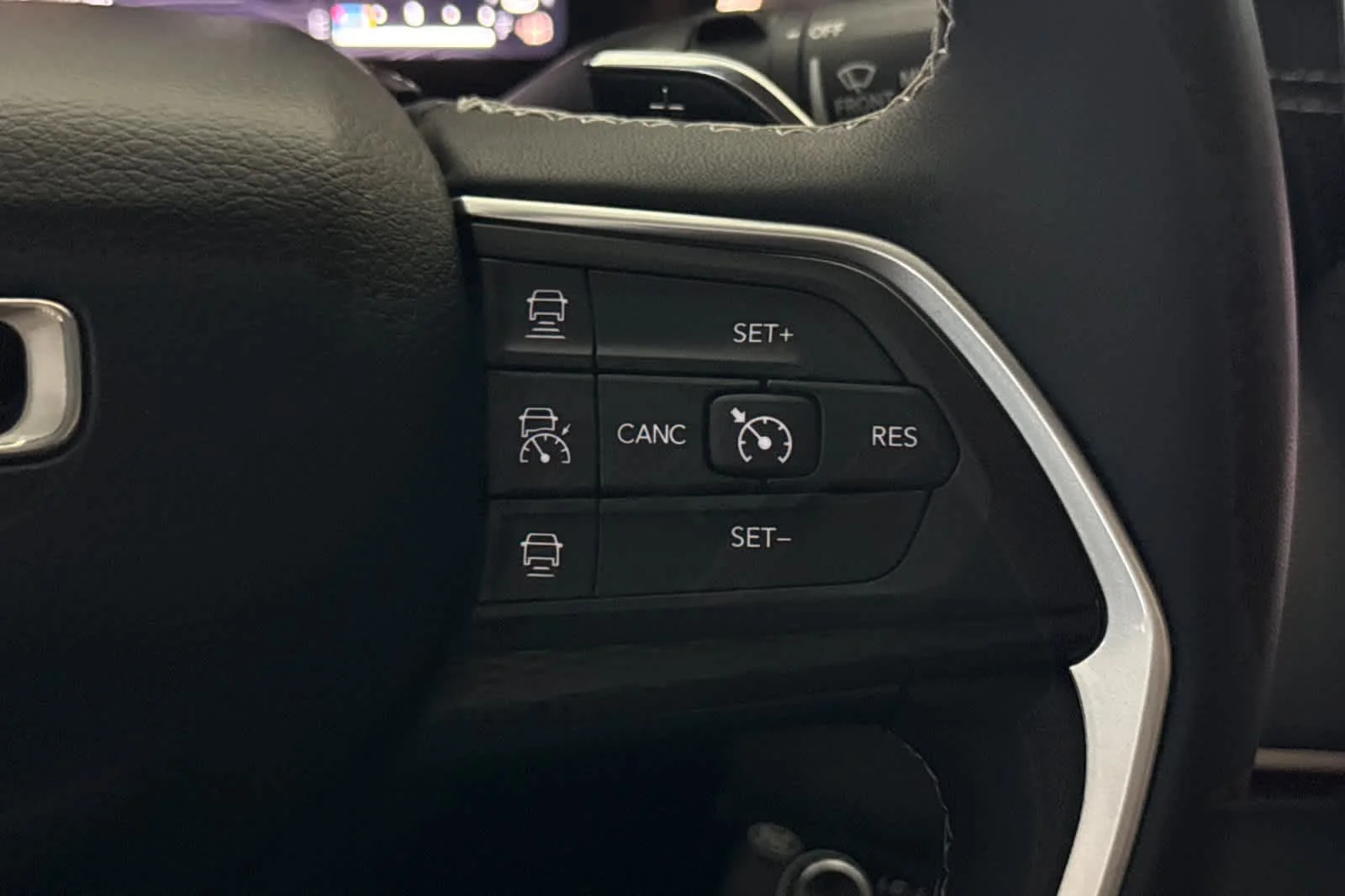 Used 2024 Bright White Clearcoat Jeep Laredo X image 27