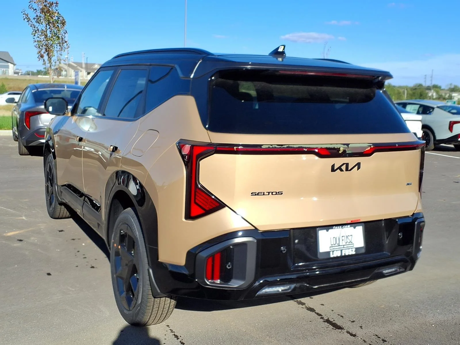 New 2027 Terrain Brown / Black Roof Kia X-Line S image 2