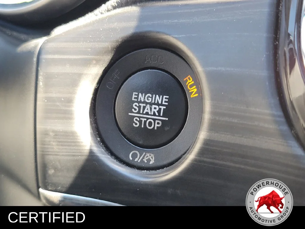 Used 2019 Silver Jeep Limited image 35