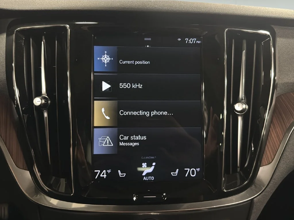 Used 2019 Black Volvo T6 Momentum image 26