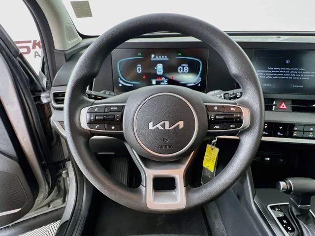 2023 Kia Sportage LX - Photo 12