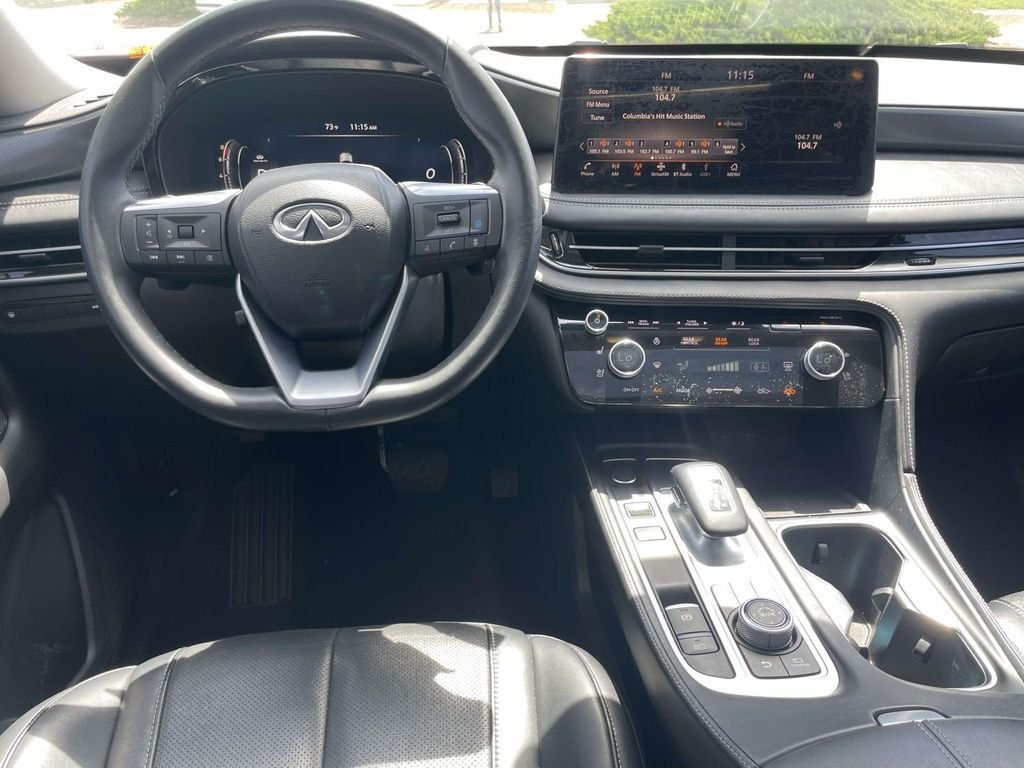 Used 2023 Red INFINITI LUXE image 14