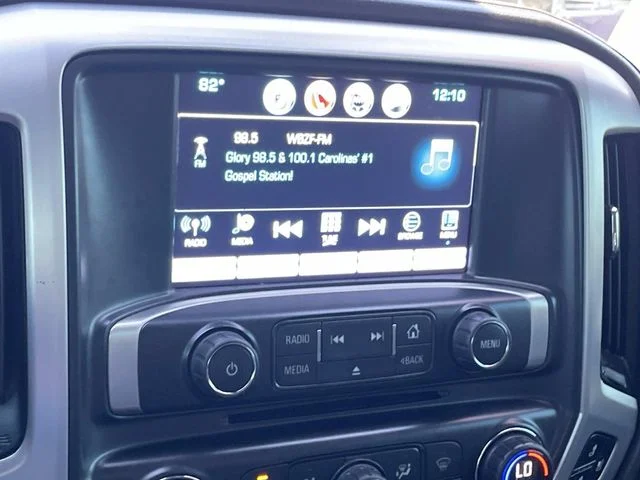 Used 2018 Silver GMC SLT image 25