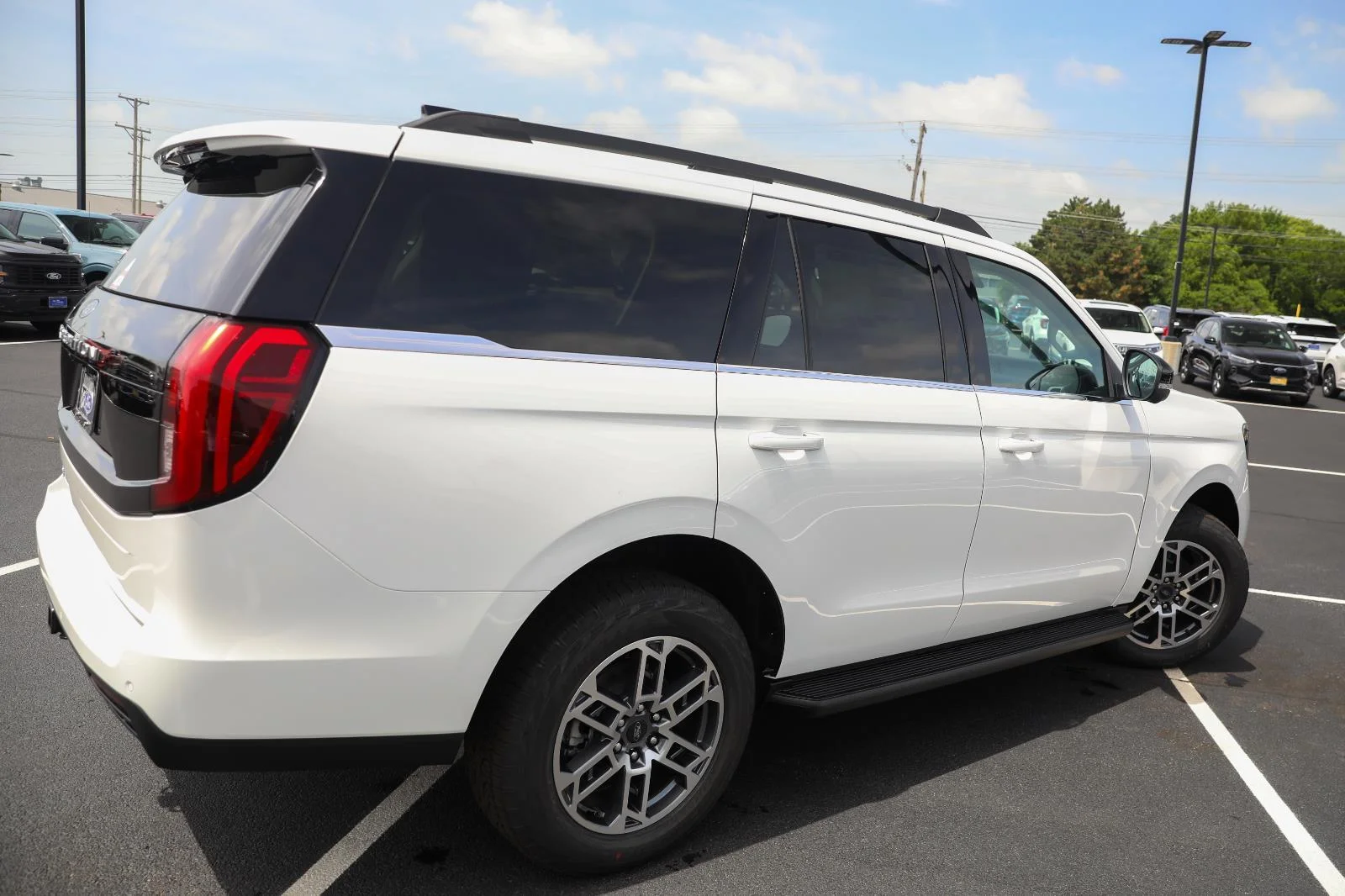 New 2026 Star White Metallic Tri-Coat Ford Active image 8