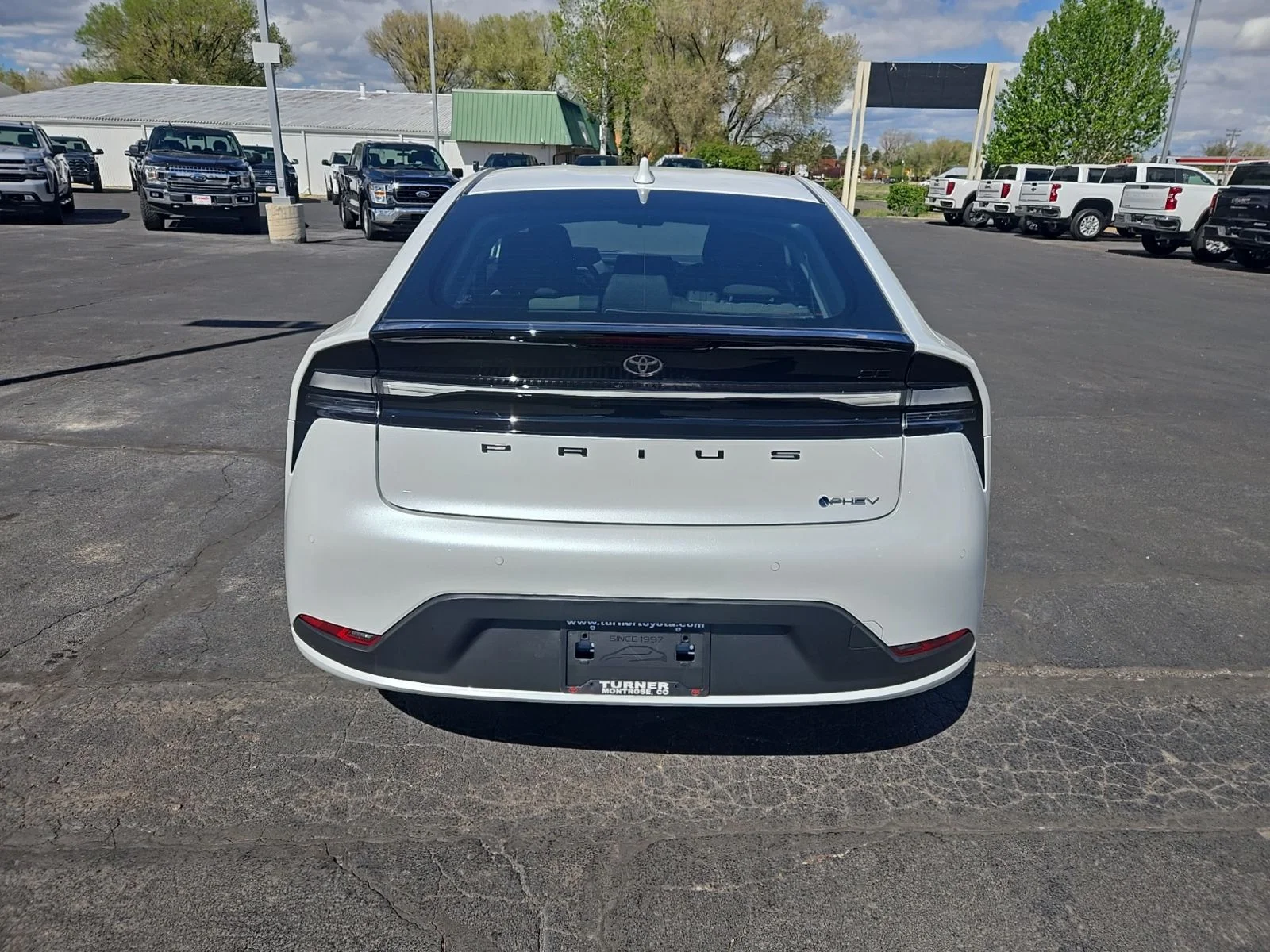 New 2025 Wind Chill Pearl Toyota SE image 4
