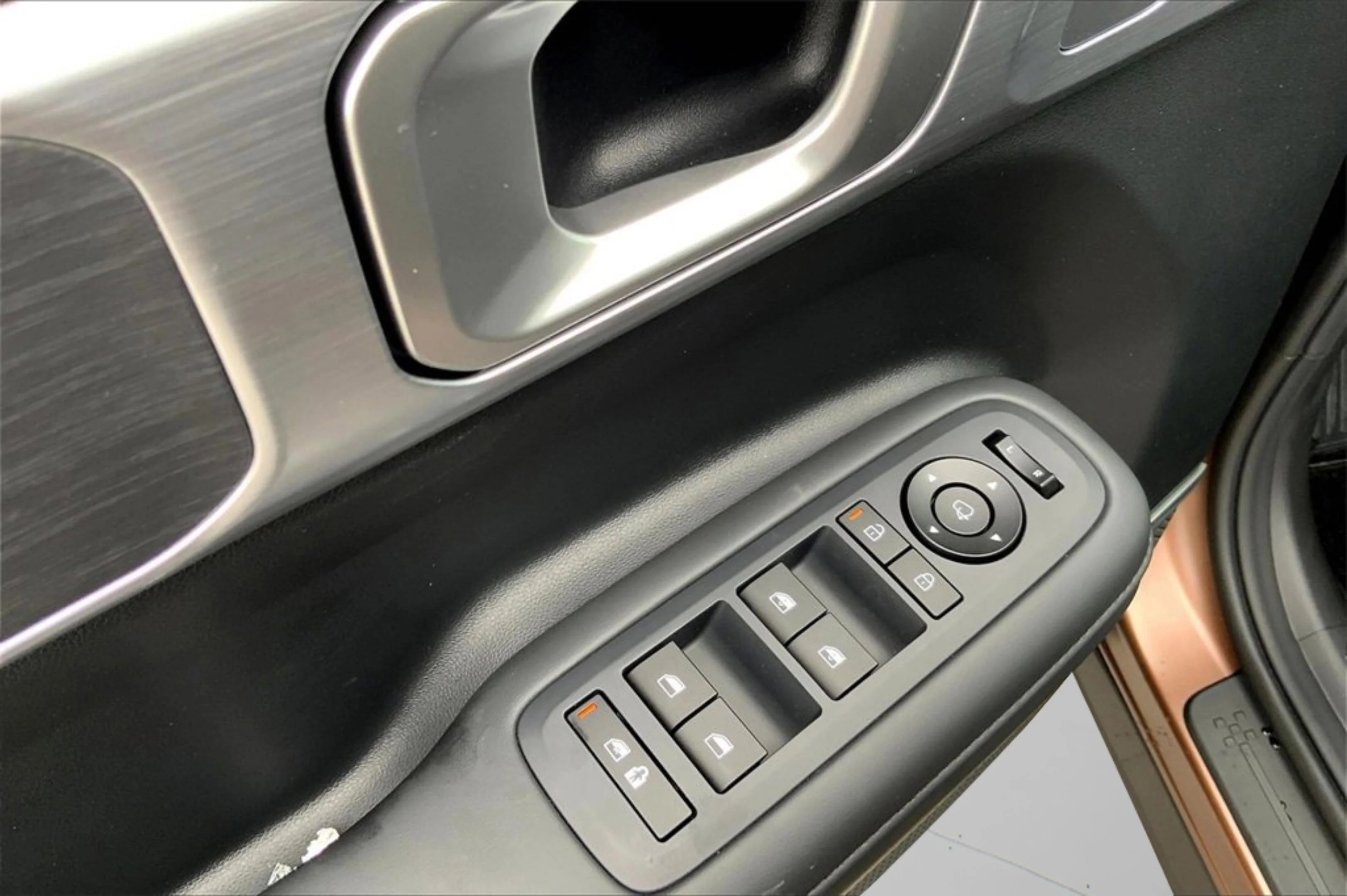 2025 Hyundai Santa Fe Limited - Photo 17