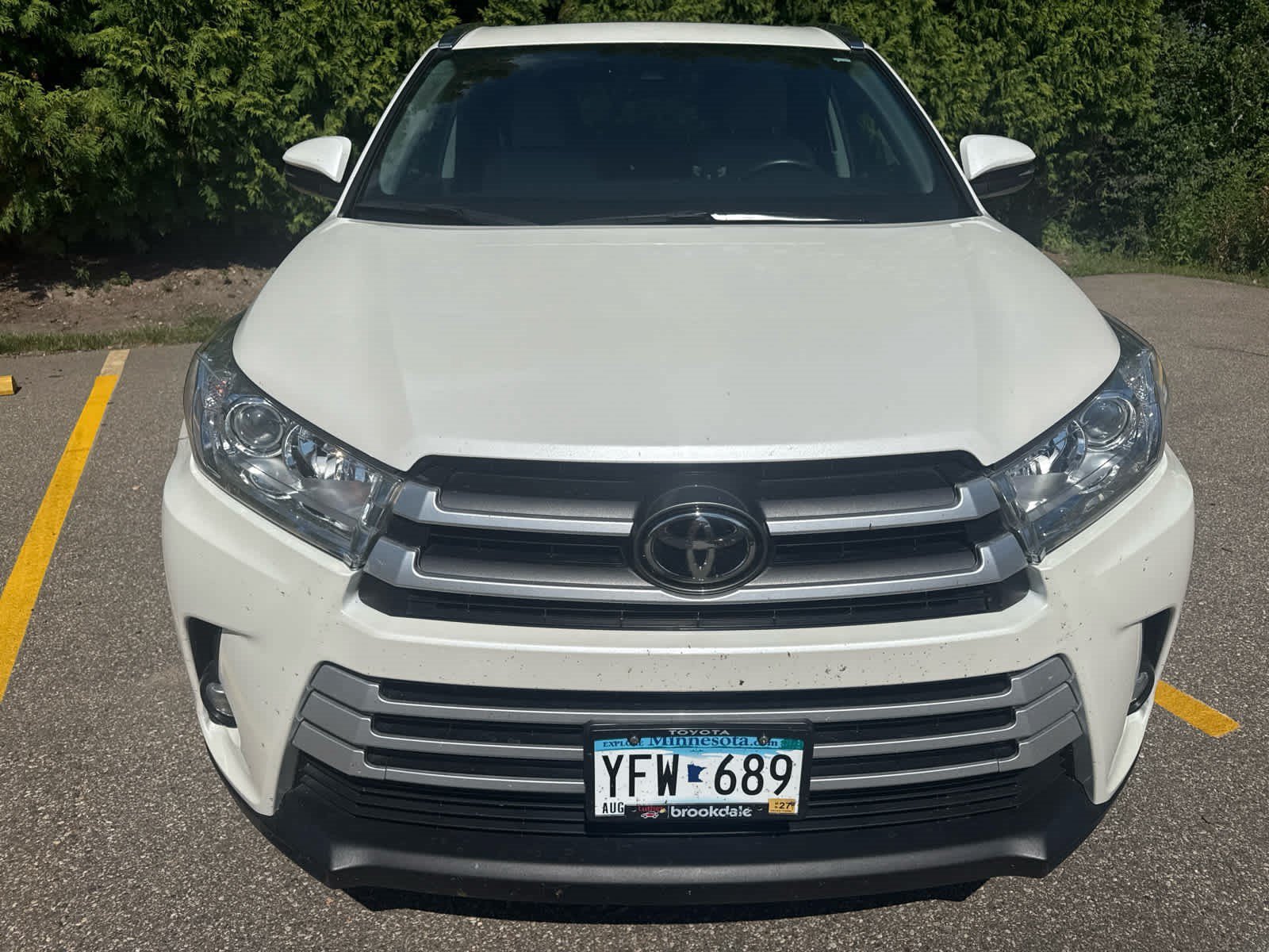 Used 2019 Blizzard Pearl Toyota XLE image 2