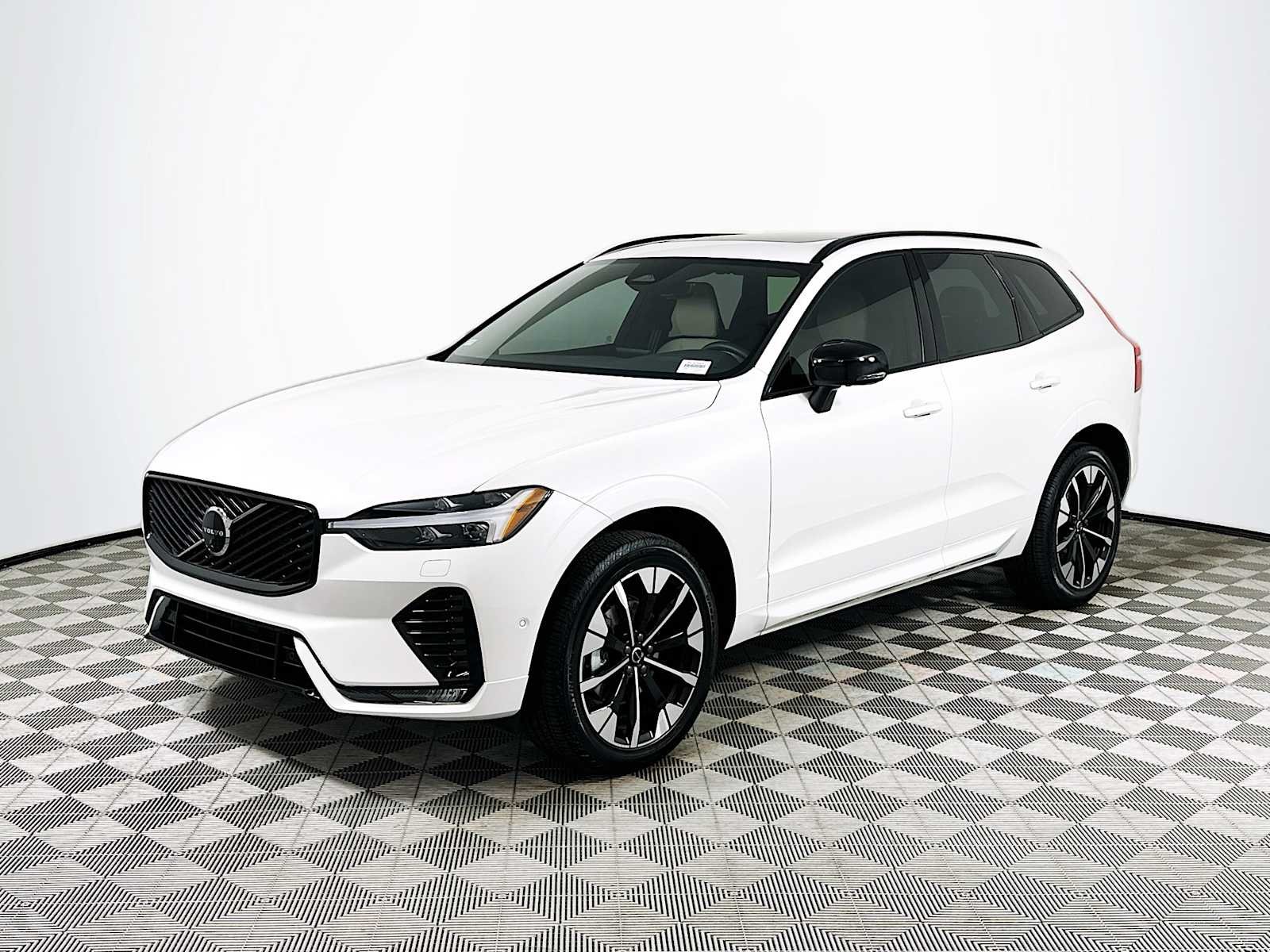 2026 Volvo XC60 Plus