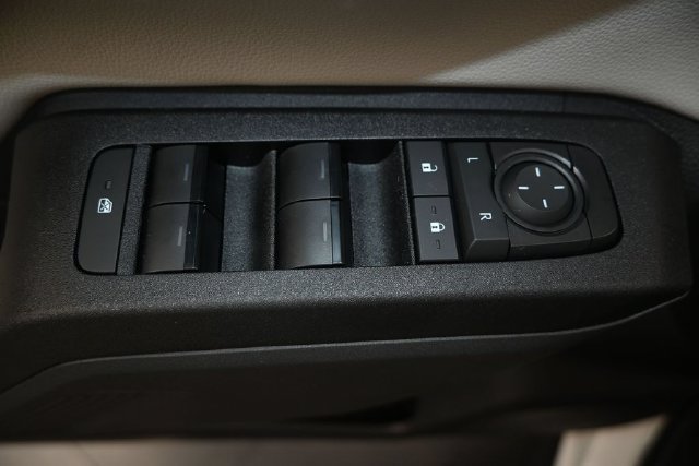 New 2026 Ice Cap Toyota XLE Premium image 11