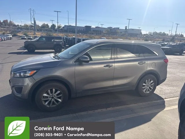 Used 2018 Gray Kia LX image 4