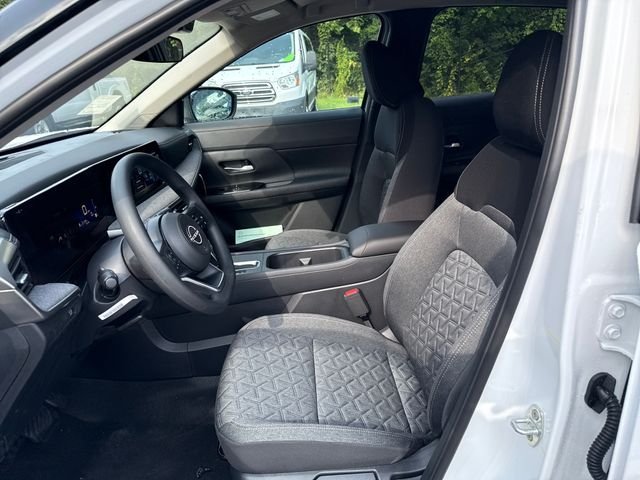 New 2026 Aspen White TriCoat / Super Black Two-tone Nissan SV image 13