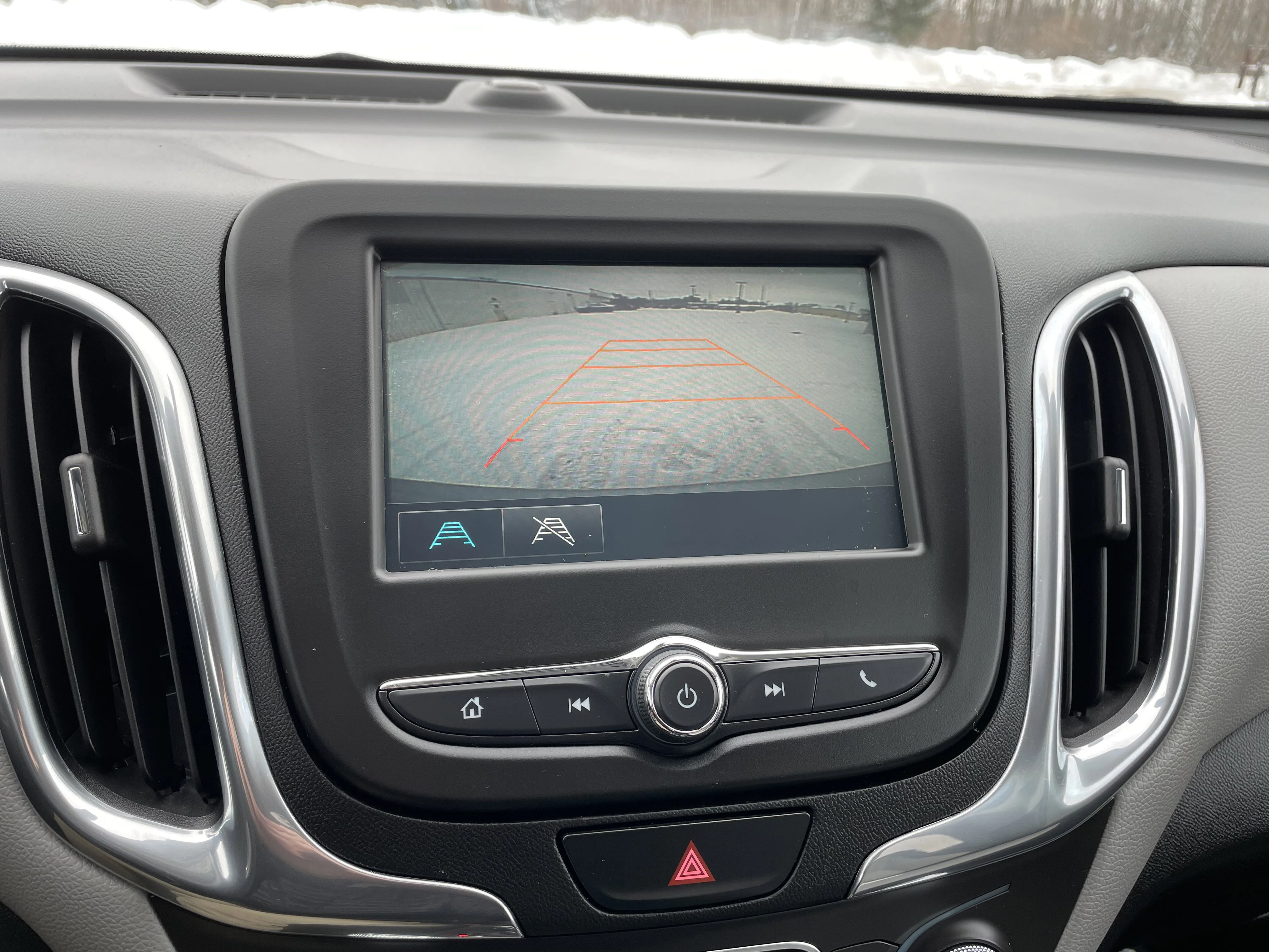 Used 2018 Silver Ice Metallic Chevrolet LT image 19